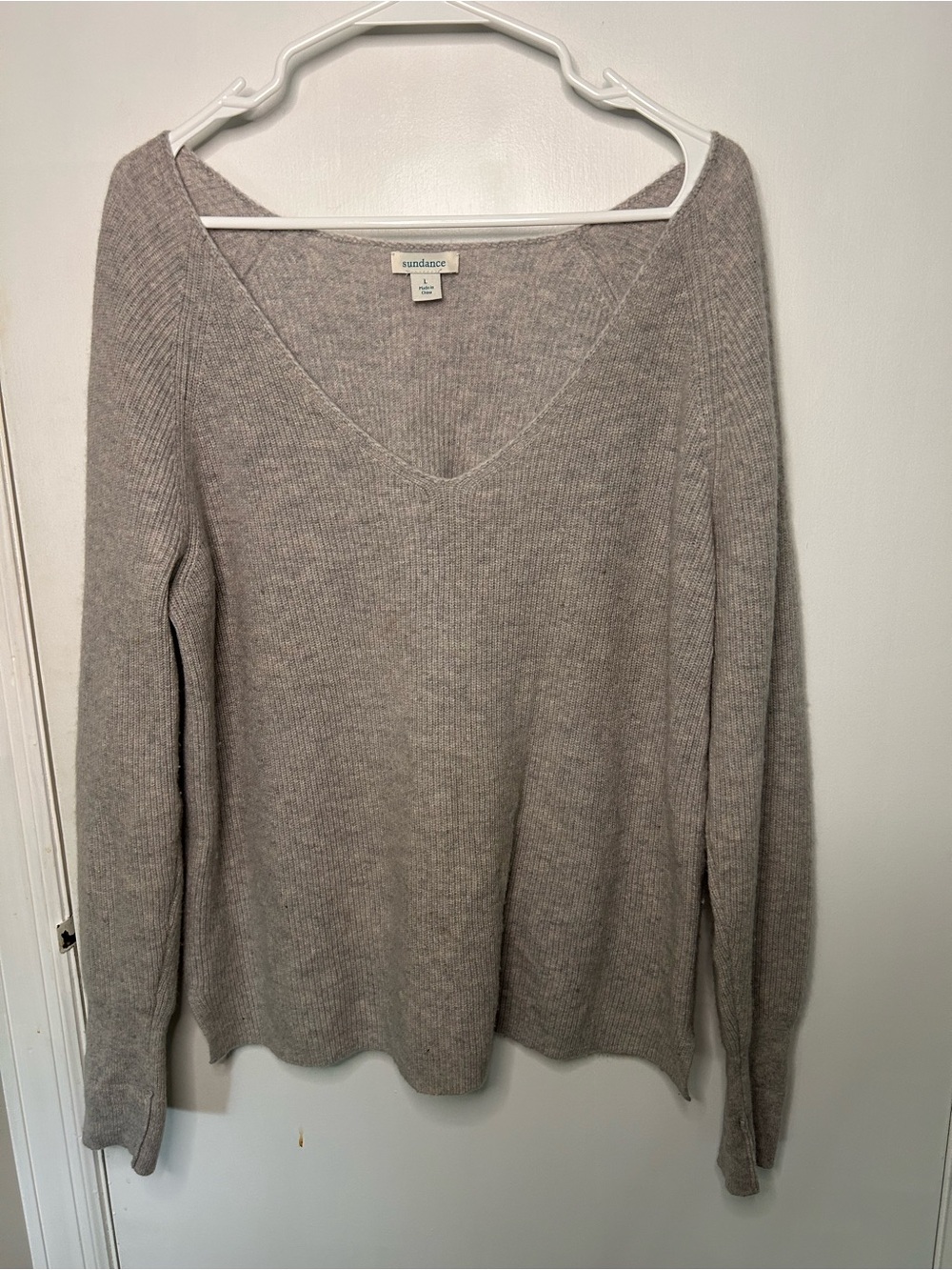 SUNDANCE CASHMERE V-NECK RIBBED SWEATER IN TAUPE HEATHER SZ SM
